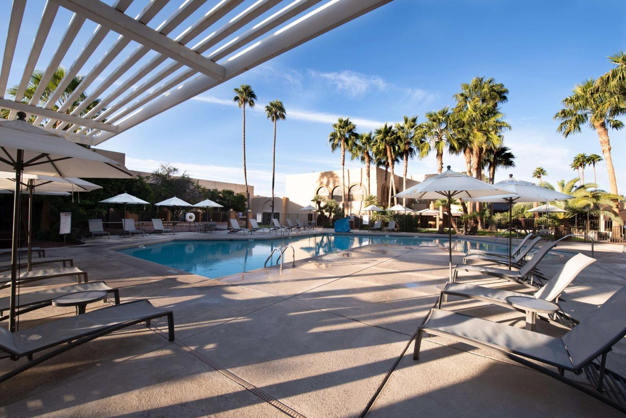 Doubletree By Hilton Tucson-Reid Park Hotel Exterior photo
